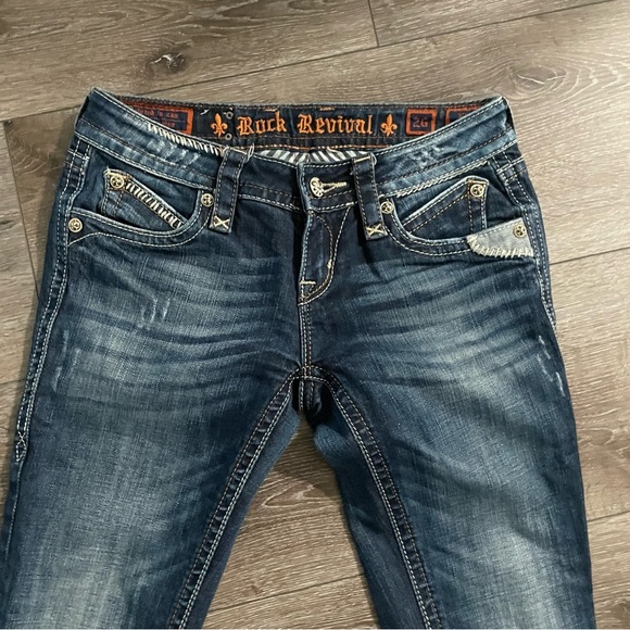 Rock Revival Elma Straight Jean
Dark Wash with contrast stitching
Size 26 - Picture 7 of 15